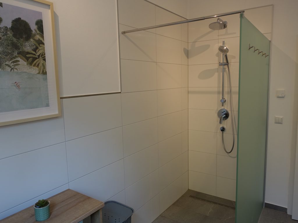 bodengleiche große Dusche