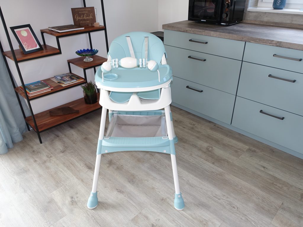 verstellbarer Kinderstuhl vorhanden