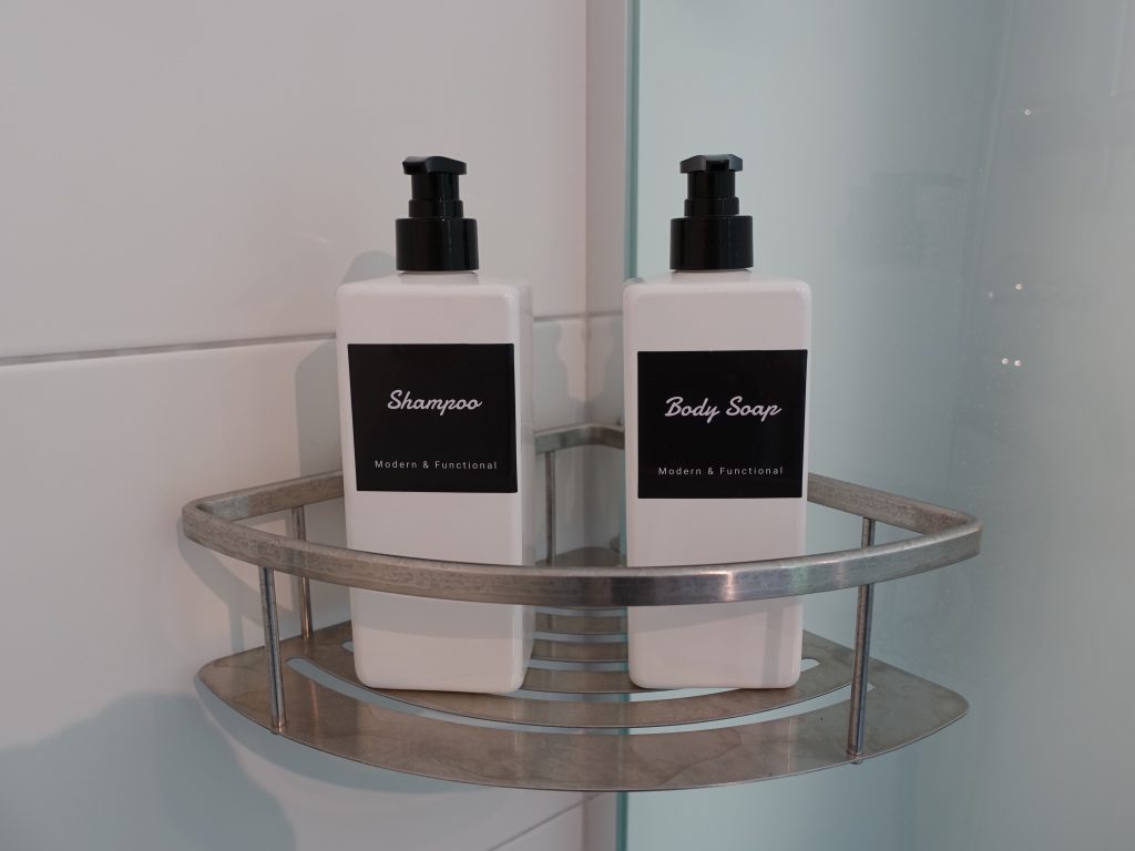 Shampoo und Duschbad